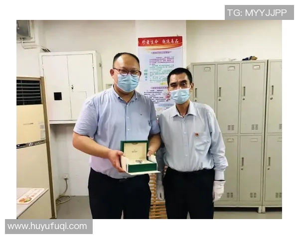 一包足球球星卡包含多少张卡片 数量与价值解析