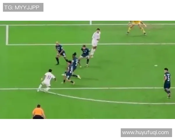 足球巨星精彩绝伦的进攻与防守动作解析揭秘球场上的每一次激情碰撞 足球巨星精彩绝伦的进攻与防守动作解析揭秘球场上的每一次激情碰撞